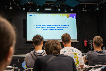 Predavanj od klika do konflikta, Vir: Center mladih koper